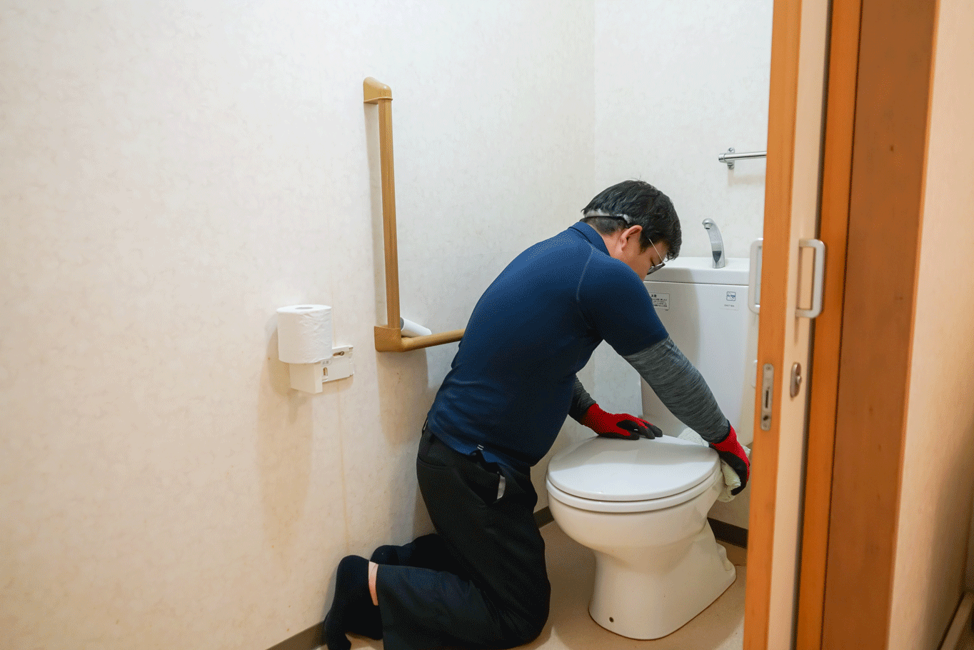 トイレもしっかりお掃除。心を込めて清潔に保ちます